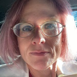 Meet your Posher, Dina